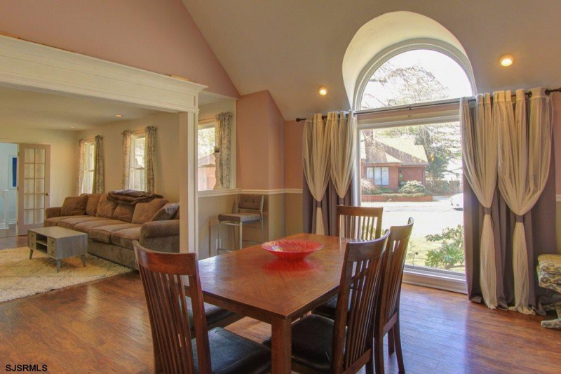 1 Spring, Linwood, New Jersey 08221, 4 Bedrooms Bedrooms, 10 Rooms Rooms,3 BathroomsBathrooms,Residential,For Sale,Spring,542032