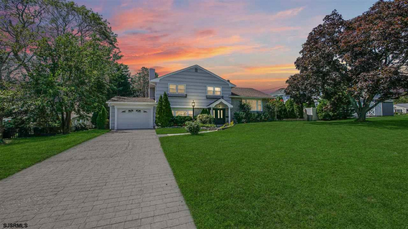 205 Hemlock, Linwood, New Jersey 08221, 5 Bedrooms Bedrooms, 10 Rooms Rooms,3 BathroomsBathrooms,Residential,For Sale,Hemlock,542082
