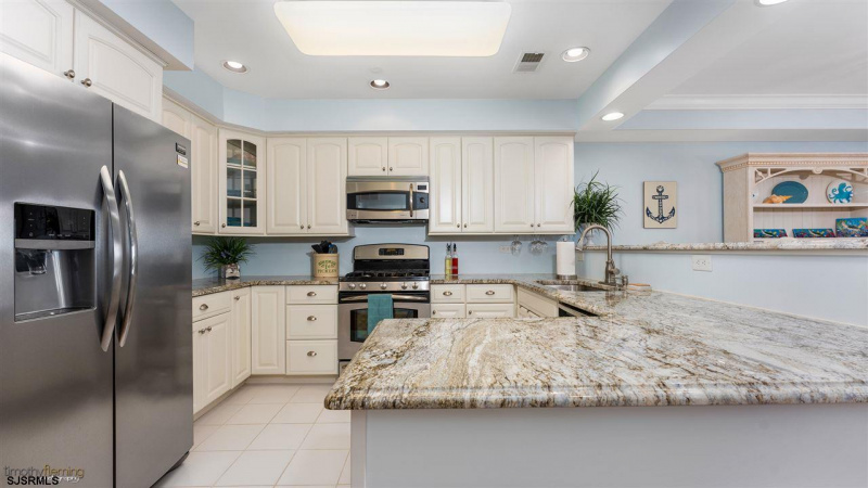 101 Spruce Ave, North Wildwood, New Jersey 08260, 3 Bedrooms Bedrooms, 8 Rooms Rooms,2 BathroomsBathrooms,Condominium,For Sale,Spruce Ave,542044