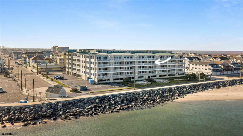 101 Spruce Ave, North Wildwood, New Jersey 08260, 3 Bedrooms Bedrooms, 8 Rooms Rooms,2 BathroomsBathrooms,Condominium,For Sale,Spruce Ave,542044