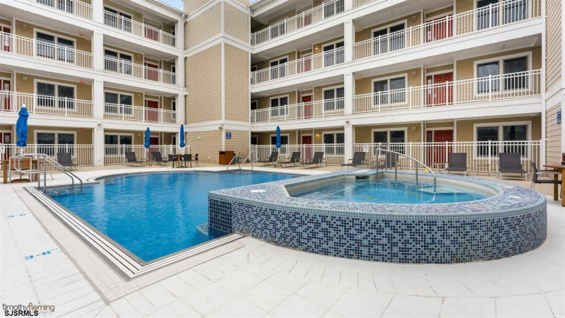 101 Spruce Ave, North Wildwood, New Jersey 08260, 3 Bedrooms Bedrooms, 8 Rooms Rooms,2 BathroomsBathrooms,Condominium,For Sale,Spruce Ave,542044