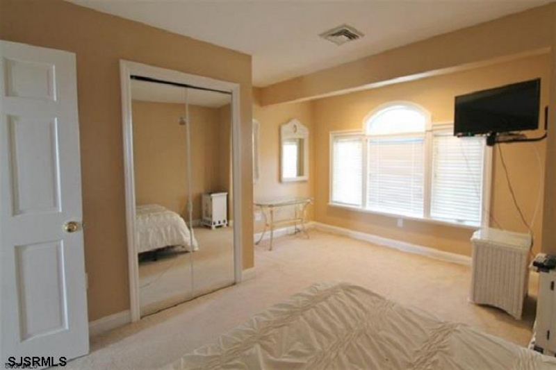 1700 Somerset, New Jersey 08221, 5 Bedrooms Bedrooms, 13 Rooms Rooms,5 BathroomsBathrooms,Rental non-commercial,For Sale,Somerset,542058