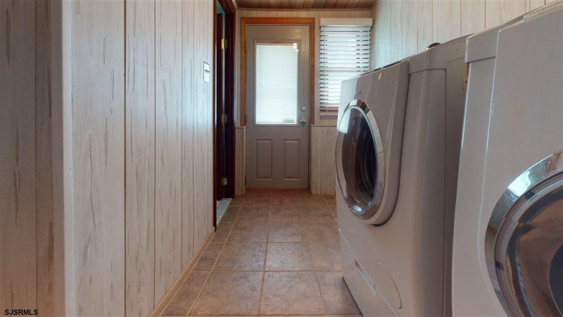 1 Laurel, Somers Point, New Jersey 08244, 4 Bedrooms Bedrooms, 11 Rooms Rooms,3 BathroomsBathrooms,Residential,For Sale,Laurel,542085