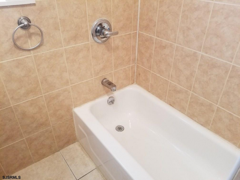 46 Delancy, Atlantic City, New Jersey 08401, 5 Bedrooms Bedrooms, 9 Rooms Rooms,2 BathroomsBathrooms,Residential,For Sale,Delancy,542094