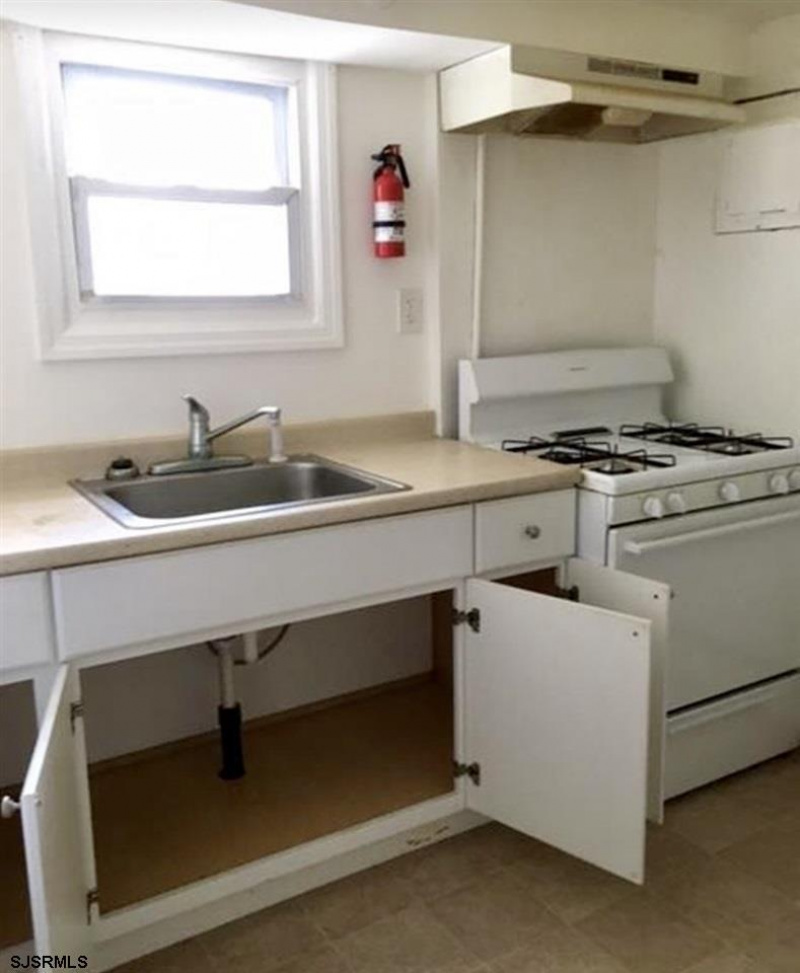624 Caspian Avenue, Atlantic City, New Jersey 08401, ,Multi-family,For Sale,Caspian Avenue,542158