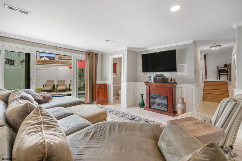 2 Essex, Margate, New Jersey 08402, 5 Bedrooms Bedrooms, 11 Rooms Rooms,2 BathroomsBathrooms,Residential,For Sale,Essex,542161