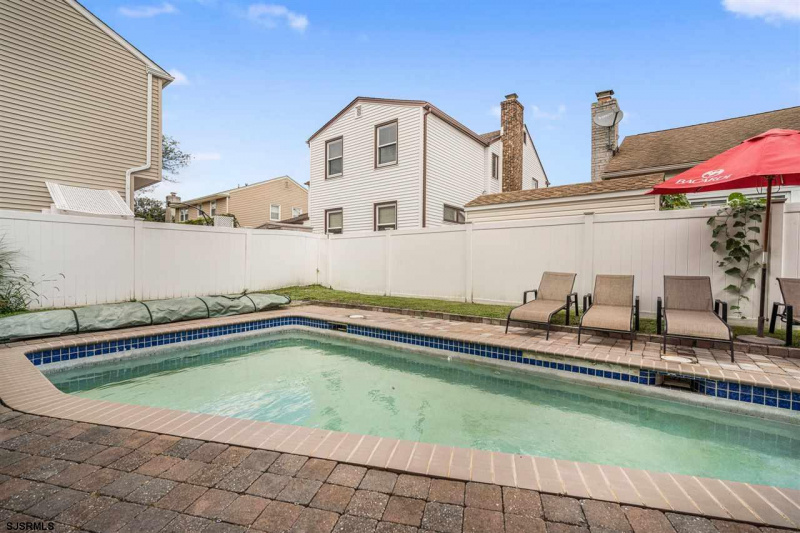 2 Essex, Margate, New Jersey 08402, 5 Bedrooms Bedrooms, 11 Rooms Rooms,2 BathroomsBathrooms,Residential,For Sale,Essex,542161