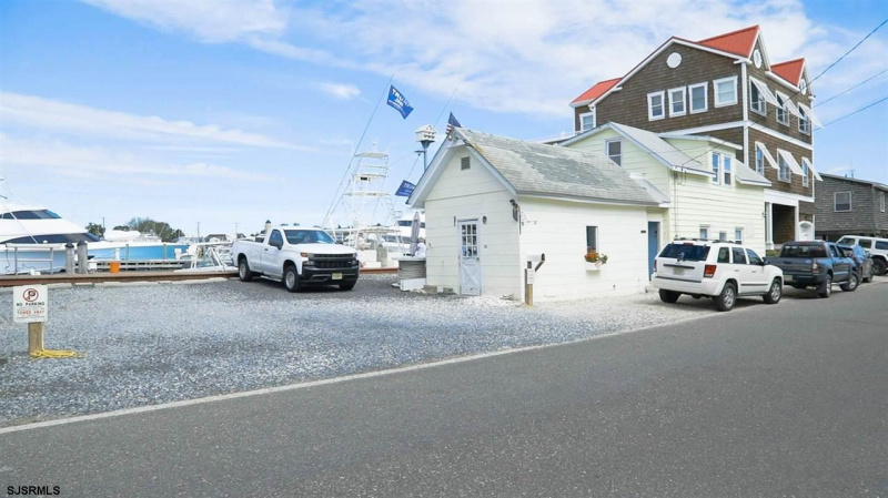 1527-1529 Yacht Ave, Cape May, New Jersey 08204, 2 Bedrooms Bedrooms, 6 Rooms Rooms,2 BathroomsBathrooms,Residential,For Sale,Yacht Ave,542180