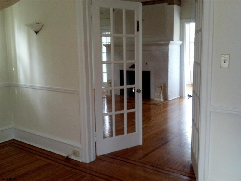 2000 Shore Rd, Northfield, New Jersey 08225, 3 Bedrooms Bedrooms, 7 Rooms Rooms,1 BathroomBathrooms,Residential,For Sale,Shore Rd,542183
