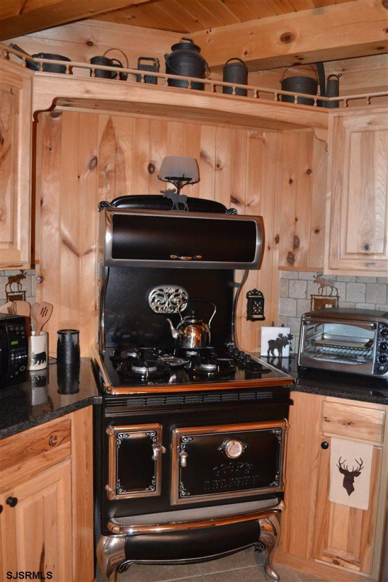 2603 6th Ave, Mullica Township, New Jersey 08037, 2 Bedrooms Bedrooms, 10 Rooms Rooms,2 BathroomsBathrooms,Residential,For Sale,6th Ave,542206