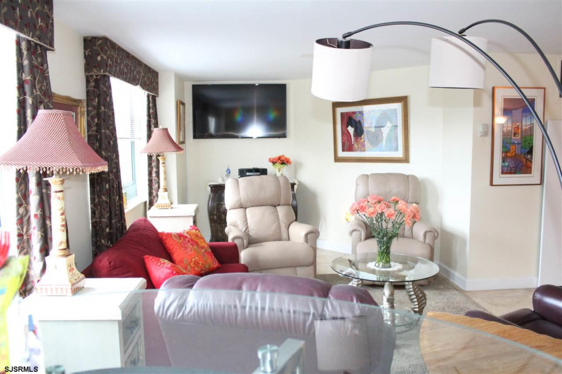 526 Pacific, Atlantic City, New Jersey 08401, 2 Bedrooms Bedrooms, 5 Rooms Rooms,2 BathroomsBathrooms,Condominium,For Sale,Pacific,542210