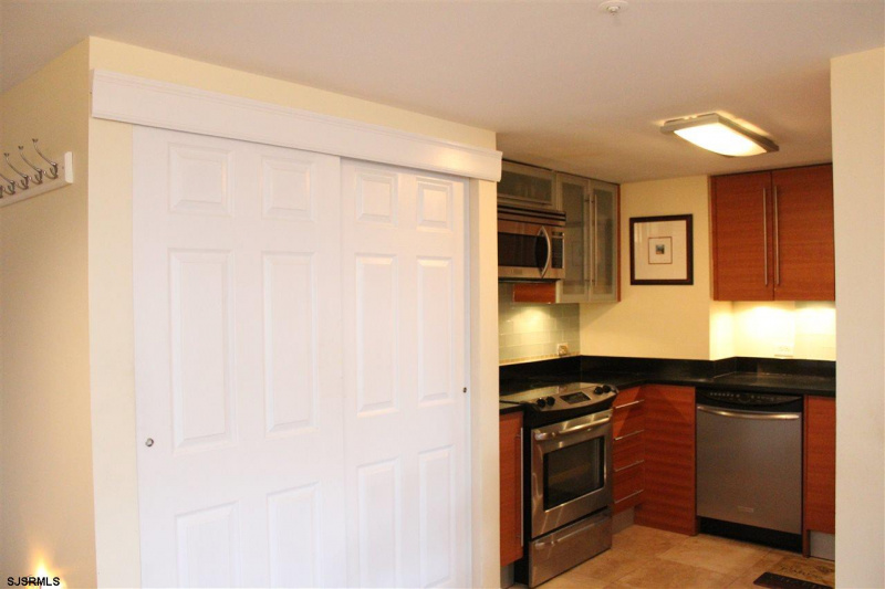 526 Pacific, Atlantic City, New Jersey 08401, 2 Bedrooms Bedrooms, 5 Rooms Rooms,2 BathroomsBathrooms,Condominium,For Sale,Pacific,542210