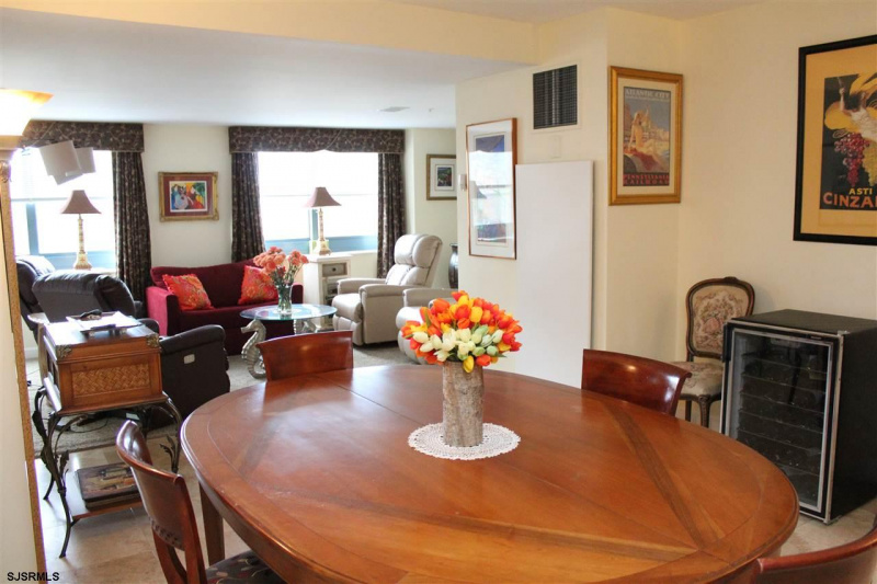 526 Pacific, Atlantic City, New Jersey 08401, 2 Bedrooms Bedrooms, 5 Rooms Rooms,2 BathroomsBathrooms,Condominium,For Sale,Pacific,542210