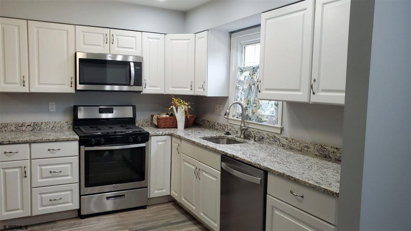 1007 Massachusetts, Somers Point, New Jersey 08244, 5 Bedrooms Bedrooms, 8 Rooms Rooms,2 BathroomsBathrooms,Residential,For Sale,Massachusetts,542208