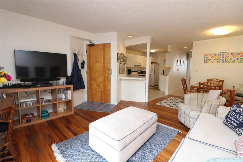 536 Sunrise, Somers Point, New Jersey 08244, 1 Bedroom Bedrooms, 3 Rooms Rooms,1 BathroomBathrooms,Condominium,For Sale,Sunrise,540616