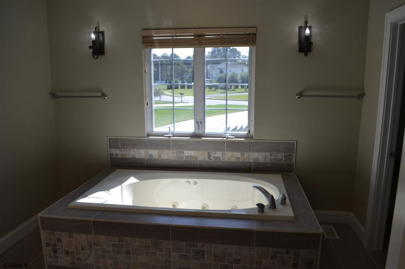 110 Daphne, New Jersey 08205, 5 Bedrooms Bedrooms, 8 Rooms Rooms,4 BathroomsBathrooms,Rental non-commercial,For Sale,Daphne,542954