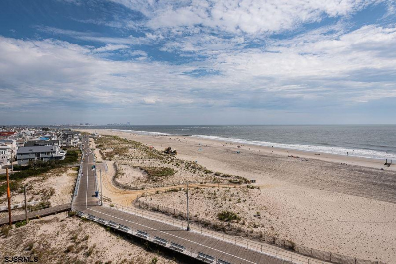 921 Park, Ocean City, New Jersey 08226, 2 Bedrooms Bedrooms, 7 Rooms Rooms,2 BathroomsBathrooms,Condominium,For Sale,Park,542919