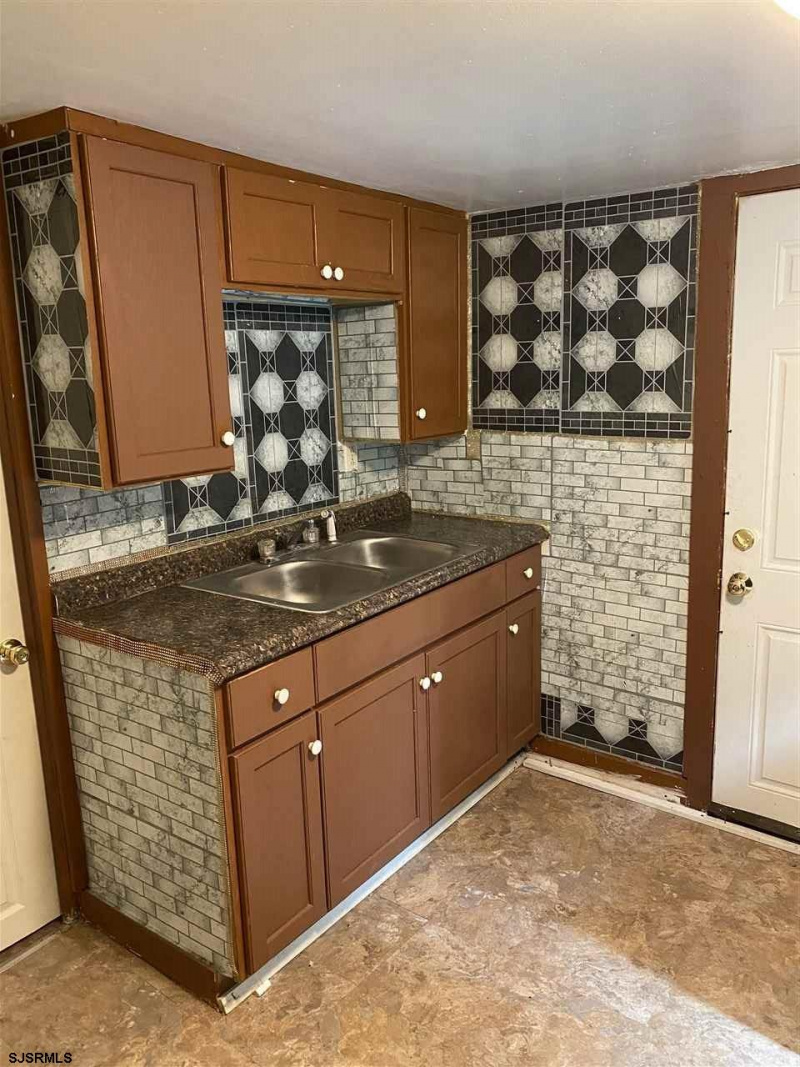 709 Dock St, Millville, New Jersey 08332, 3 Bedrooms Bedrooms, 5 Rooms Rooms,1 BathroomBathrooms,Residential,For Sale,Dock St,543090
