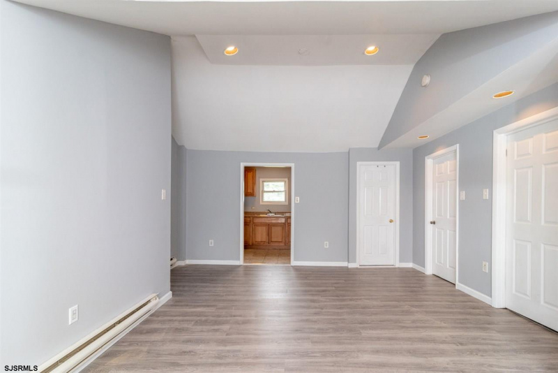 302 California Ave, Pleasantville, New Jersey 08232, 7 Bedrooms Bedrooms, 12 Rooms Rooms,3 BathroomsBathrooms,Residential,For Sale,California Ave,540528