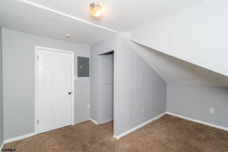 302 California Ave, Pleasantville, New Jersey 08232, 7 Bedrooms Bedrooms, 12 Rooms Rooms,3 BathroomsBathrooms,Residential,For Sale,California Ave,540528