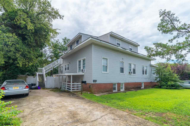 302 California Ave, Pleasantville, New Jersey 08232, 7 Bedrooms Bedrooms, 12 Rooms Rooms,3 BathroomsBathrooms,Residential,For Sale,California Ave,540528