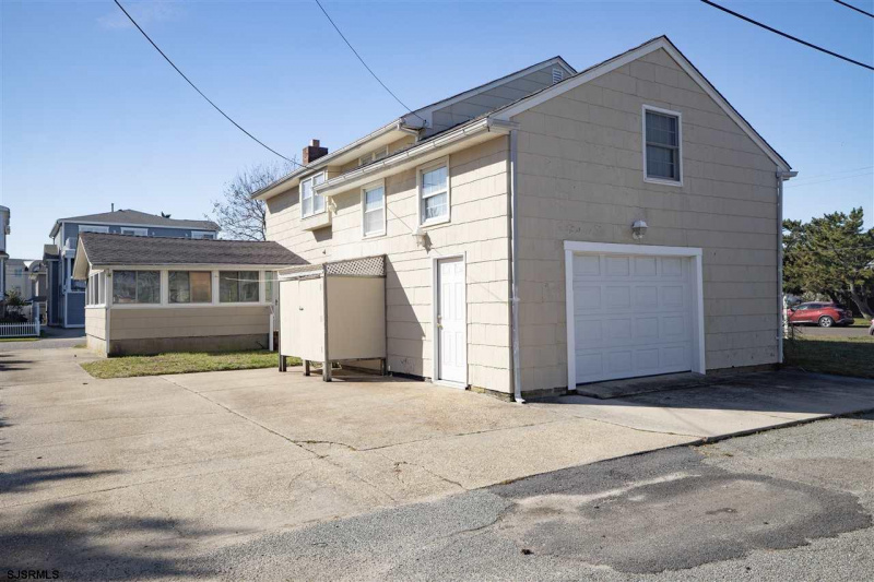 2104 Ocean Ave, Brigantine, New Jersey 08203, 5 Bedrooms Bedrooms, 10 Rooms Rooms,2 BathroomsBathrooms,Residential,For Sale,Ocean Ave,543119
