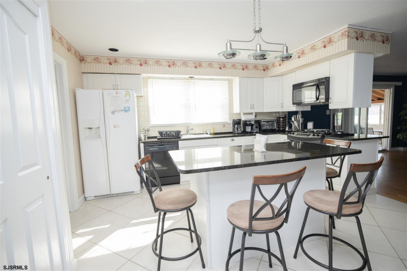 2104 Ocean Ave, Brigantine, New Jersey 08203, 5 Bedrooms Bedrooms, 10 Rooms Rooms,2 BathroomsBathrooms,Residential,For Sale,Ocean Ave,543119