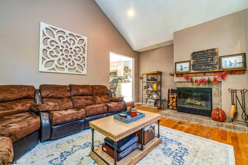 38 Church Rd, Marmora, New Jersey 08223, 4 Bedrooms Bedrooms, 10 Rooms Rooms,2 BathroomsBathrooms,Residential,For Sale,Church Rd,543123