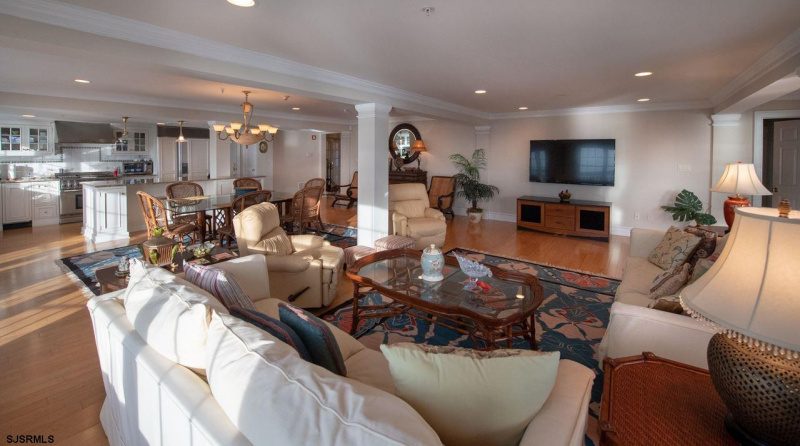1 24, Longport, New Jersey 08403, 3 Bedrooms Bedrooms, 10 Rooms Rooms,3 BathroomsBathrooms,Condominium,For Sale,24,543118