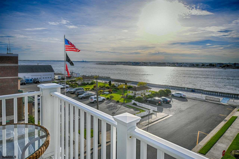 1 24, Longport, New Jersey 08403, 3 Bedrooms Bedrooms, 10 Rooms Rooms,3 BathroomsBathrooms,Condominium,For Sale,24,543118