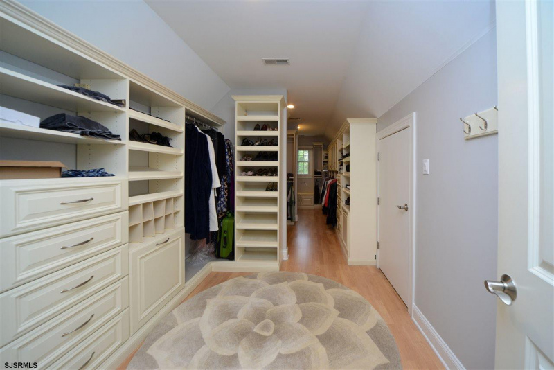 9 Edgewood Avenue, Linwood, New Jersey 08221, 5 Bedrooms Bedrooms, 16 Rooms Rooms,4 BathroomsBathrooms,Residential,For Sale,Edgewood Avenue,543153