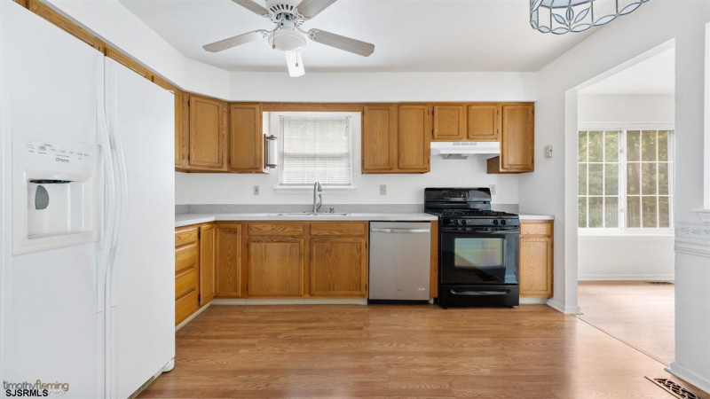 354 Upland Ave, Galloway Township, New Jersey 08205, 4 Bedrooms Bedrooms, 9 Rooms Rooms,2 BathroomsBathrooms,Residential,For Sale,Upland Ave,543182