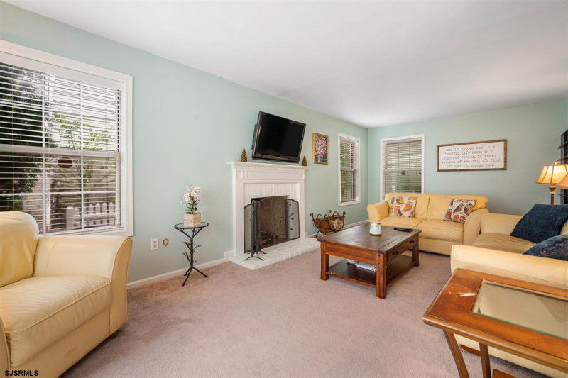 535 Revere Way, Galloway Township, New Jersey 08205, 3 Bedrooms Bedrooms, 10 Rooms Rooms,2 BathroomsBathrooms,Residential,For Sale,Revere Way,541942