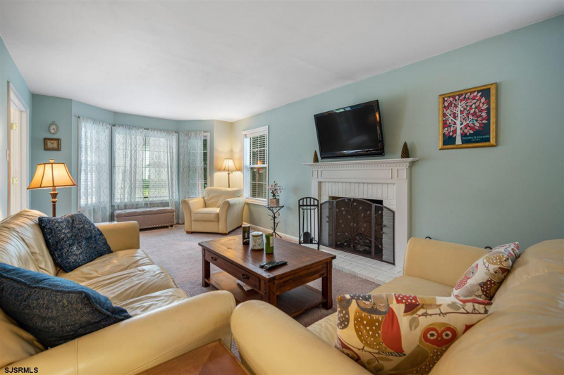 535 Revere Way, Galloway Township, New Jersey 08205, 3 Bedrooms Bedrooms, 10 Rooms Rooms,2 BathroomsBathrooms,Residential,For Sale,Revere Way,541942