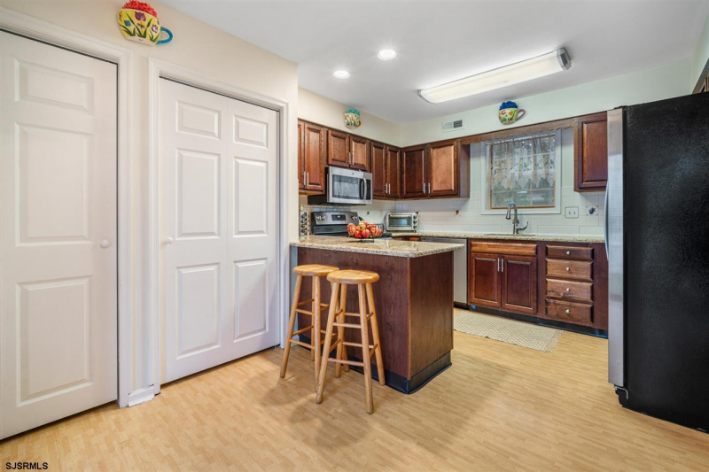 535 Revere Way, Galloway Township, New Jersey 08205, 3 Bedrooms Bedrooms, 10 Rooms Rooms,2 BathroomsBathrooms,Residential,For Sale,Revere Way,541942