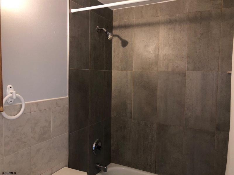 1410 Madison Av, Atlantic City, New Jersey 08401-1717, 3 Bedrooms Bedrooms, 6 Rooms Rooms,1 BathroomBathrooms,Residential,For Sale,Madison Av,543231