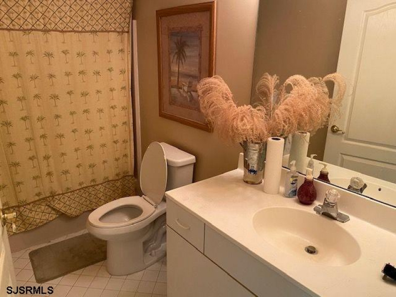 656 COUNTRY CLUB DRIVE, Galloway Township, New Jersey 08205, 4 Bedrooms Bedrooms, 10 Rooms Rooms,3 BathroomsBathrooms,Residential,For Sale,COUNTRY CLUB DRIVE,537111