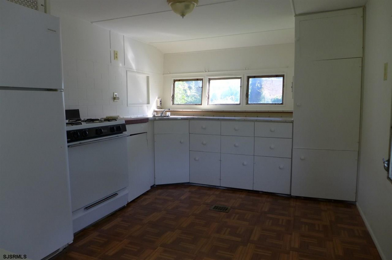 213 Heggen, Egg Harbor Township, New Jersey 08234-5585, 1 Bedroom Bedrooms, 3 Rooms Rooms,1 BathroomBathrooms,Residential,For Sale,Heggen,540969