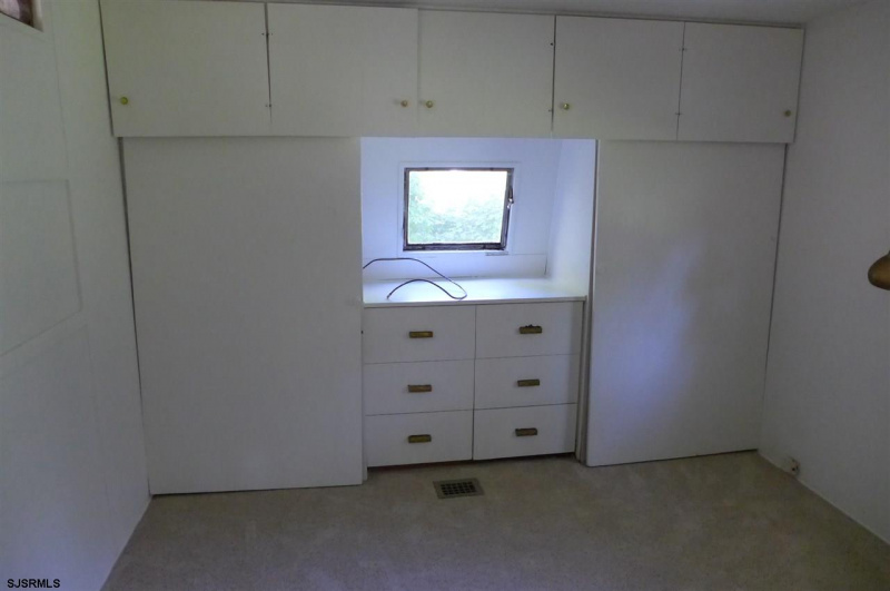 213 Heggen, Egg Harbor Township, New Jersey 08234-5585, 1 Bedroom Bedrooms, 3 Rooms Rooms,1 BathroomBathrooms,Residential,For Sale,Heggen,540969