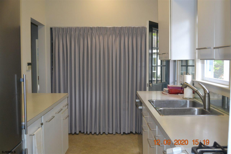 1011 Maple, Linwood, New Jersey 08221-1718, 2 Bedrooms Bedrooms, 6 Rooms Rooms,2 BathroomsBathrooms,Residential,For Sale,Maple,542028