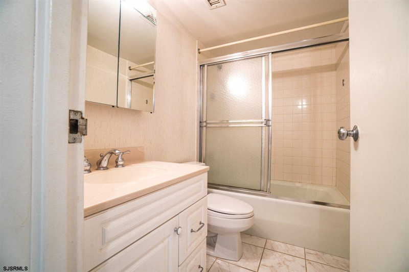 500 Bay, Ocean City, New Jersey 08226, 3 Rooms Rooms,1 BathroomBathrooms,Condominium,For Sale,Bay,543324