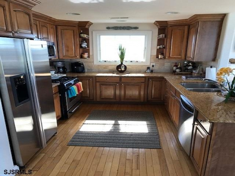 2 Neptune Dr, New Jersey 08244, 3 Bedrooms Bedrooms, 6 Rooms Rooms,3 BathroomsBathrooms,Rental non-commercial,For Sale,Neptune Dr,543404