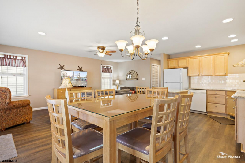 808 7th st, Ocean City, New Jersey 08226, 3 Bedrooms Bedrooms, 8 Rooms Rooms,2 BathroomsBathrooms,Condominium,For Sale,7th st,543586