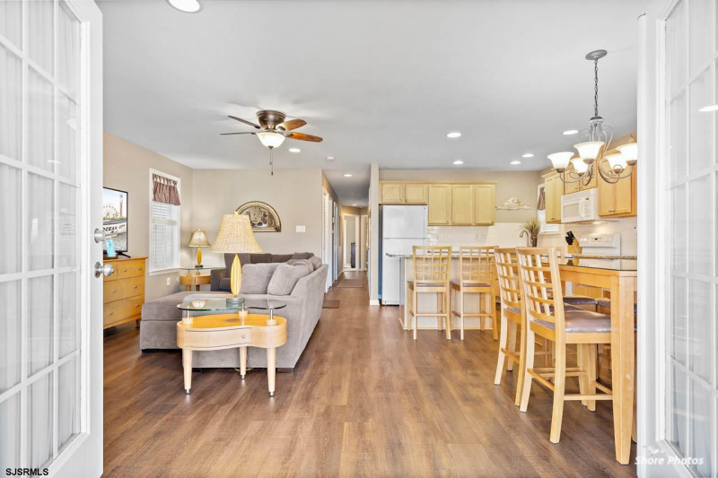 808 7th st, Ocean City, New Jersey 08226, 3 Bedrooms Bedrooms, 8 Rooms Rooms,2 BathroomsBathrooms,Condominium,For Sale,7th st,543586