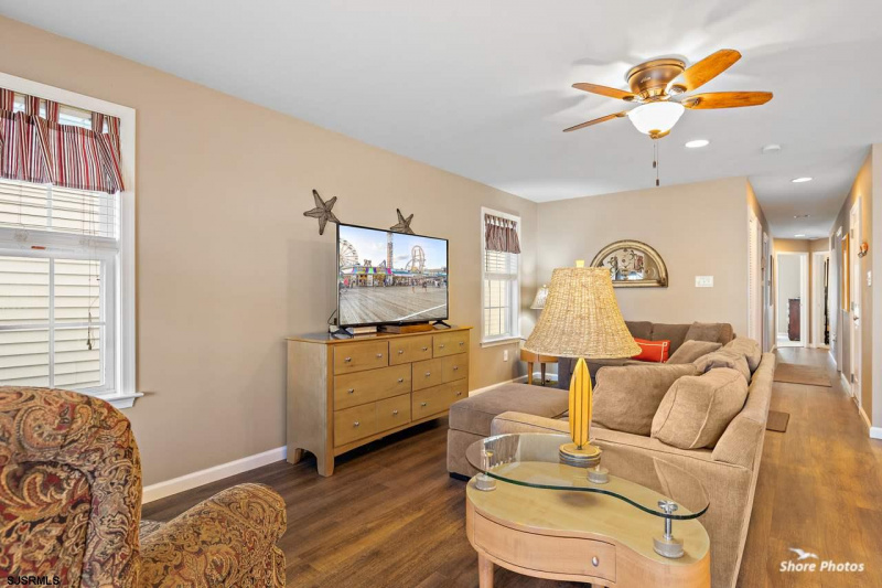 808 7th st, Ocean City, New Jersey 08226, 3 Bedrooms Bedrooms, 8 Rooms Rooms,2 BathroomsBathrooms,Condominium,For Sale,7th st,543586