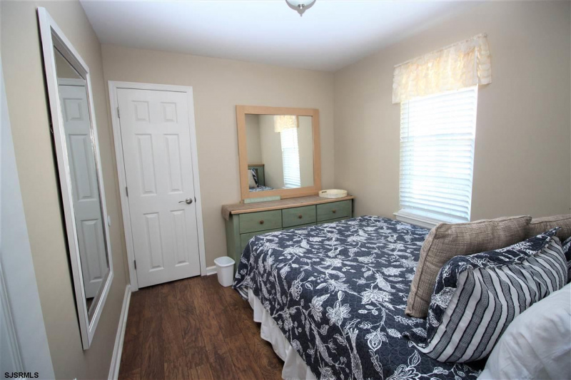 610 14th St, Ocean City, New Jersey 08226, 3 Bedrooms Bedrooms, 7 Rooms Rooms,1 BathroomBathrooms,Condominium,For Sale,14th St,543642