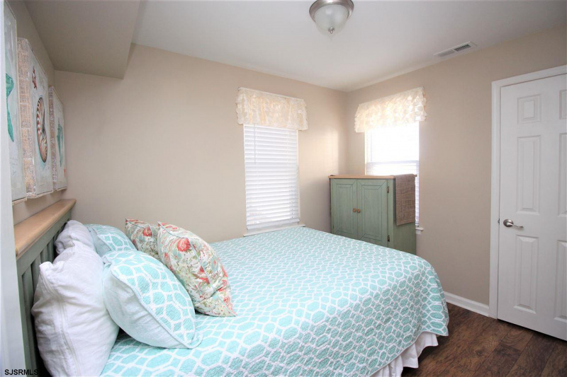 610 14th St, Ocean City, New Jersey 08226, 3 Bedrooms Bedrooms, 7 Rooms Rooms,1 BathroomBathrooms,Condominium,For Sale,14th St,543642