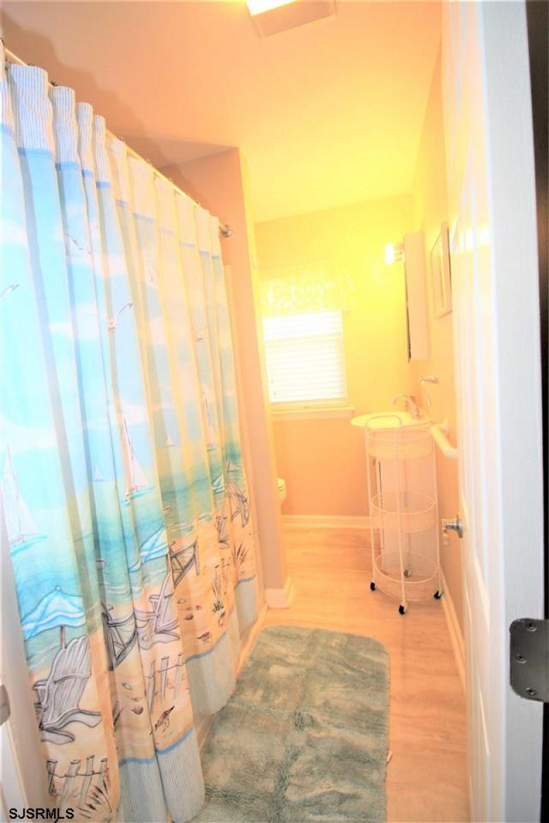 610 14th St, Ocean City, New Jersey 08226, 3 Bedrooms Bedrooms, 7 Rooms Rooms,1 BathroomBathrooms,Condominium,For Sale,14th St,543642