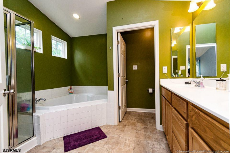 44 Gallant Fox Ln, Egg Harbor Township, New Jersey 08234, 4 Bedrooms Bedrooms, 11 Rooms Rooms,2 BathroomsBathrooms,Residential,For Sale,Gallant Fox Ln,541329