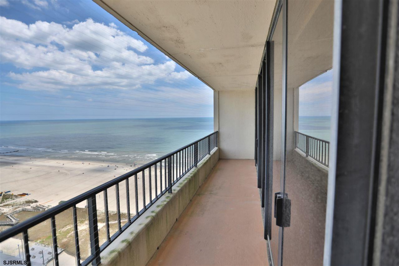 3851 Boardwalk, Atlantic City, New Jersey 08401, 1 Bedroom Bedrooms, 4 Rooms Rooms,1 BathroomBathrooms,Condominium,For Sale,Boardwalk,539618